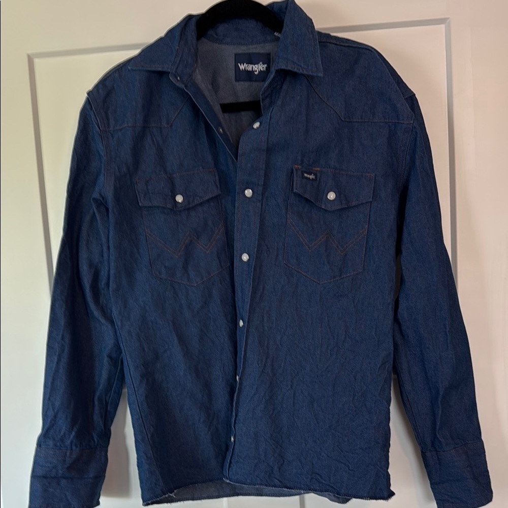 Wrangler Indigo Button-Up Shirt sz m